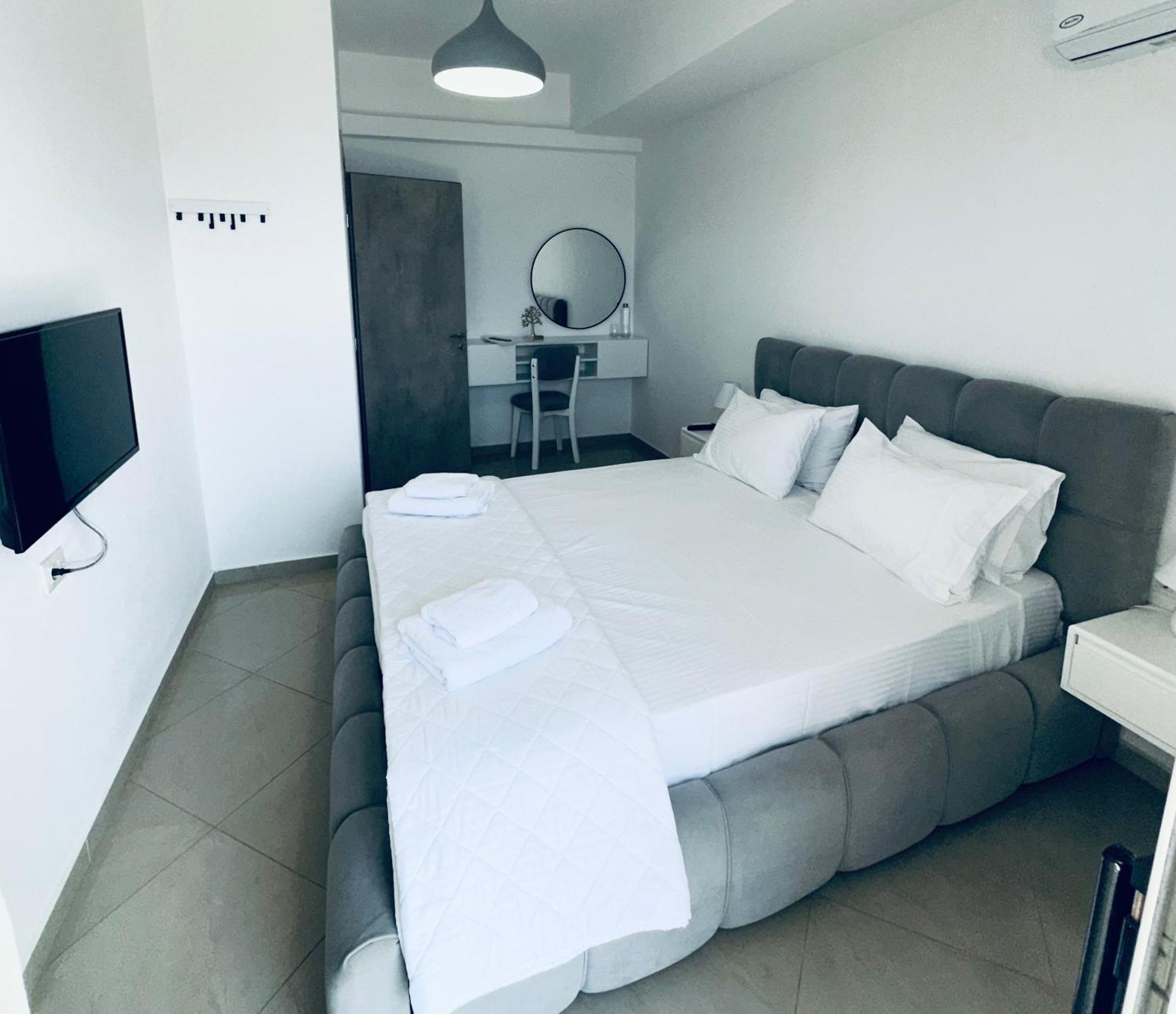 Mane Hotel *